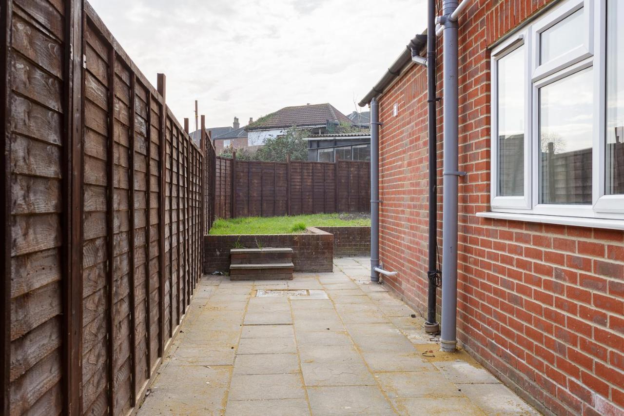 Blackberry - Stylish Self-Contained Flats In Soton City Centre Southampton Exterior photo