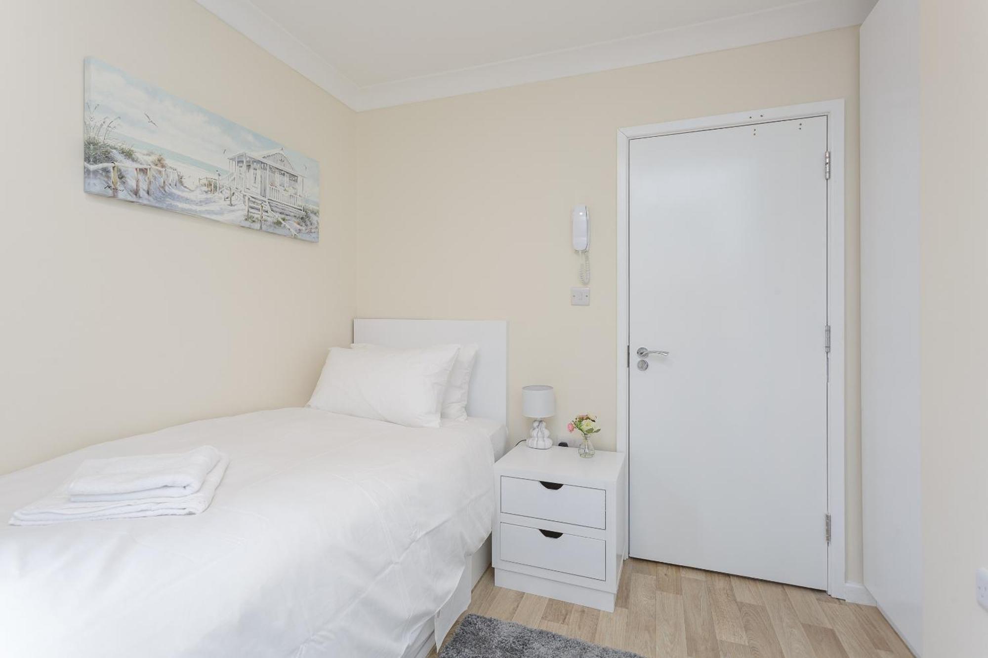 Blackberry - Stylish Self-Contained Flats In Soton City Centre Southampton Room photo
